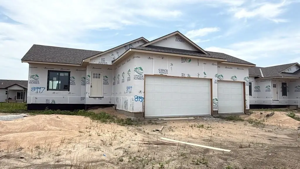8997 E Joshua St, Bel Aire, KS 67226 - #1