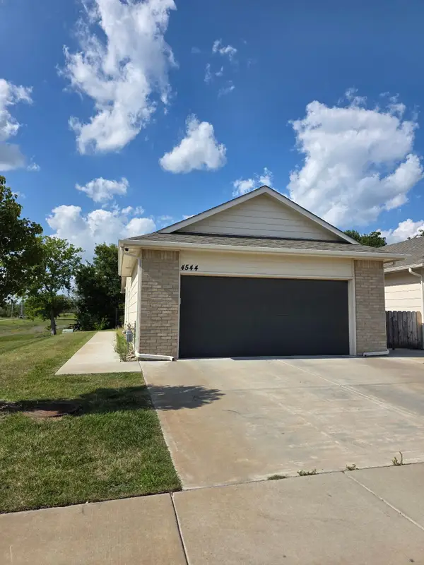 4544 N Sandplum St, Wichita, KS 67205-2626