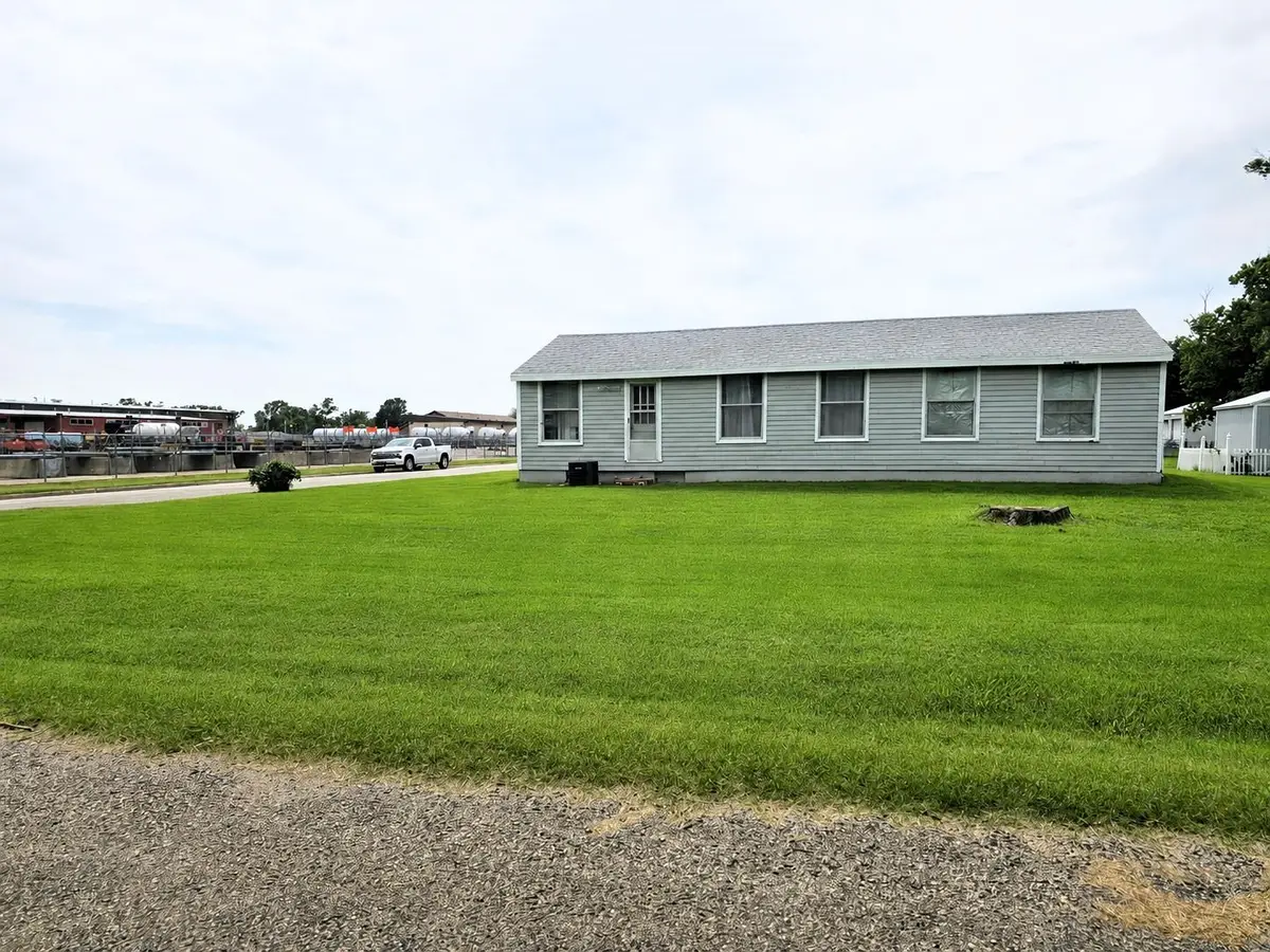 1201 N Front St, Salina, KS 67401 - #1