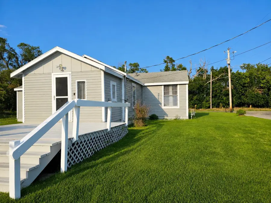 1201 N Front St, Salina, KS 67401 - #2