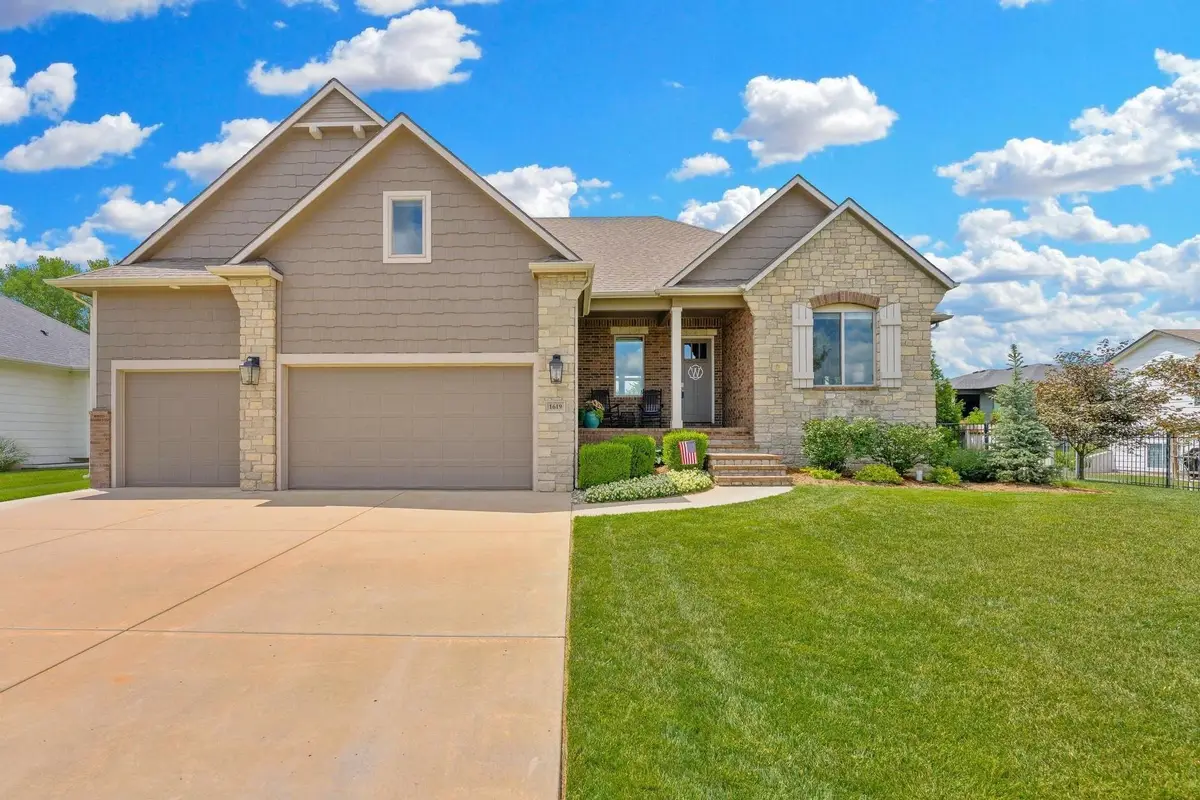 1619 N Lakeside Dr, Andover, KS 67002 - #1