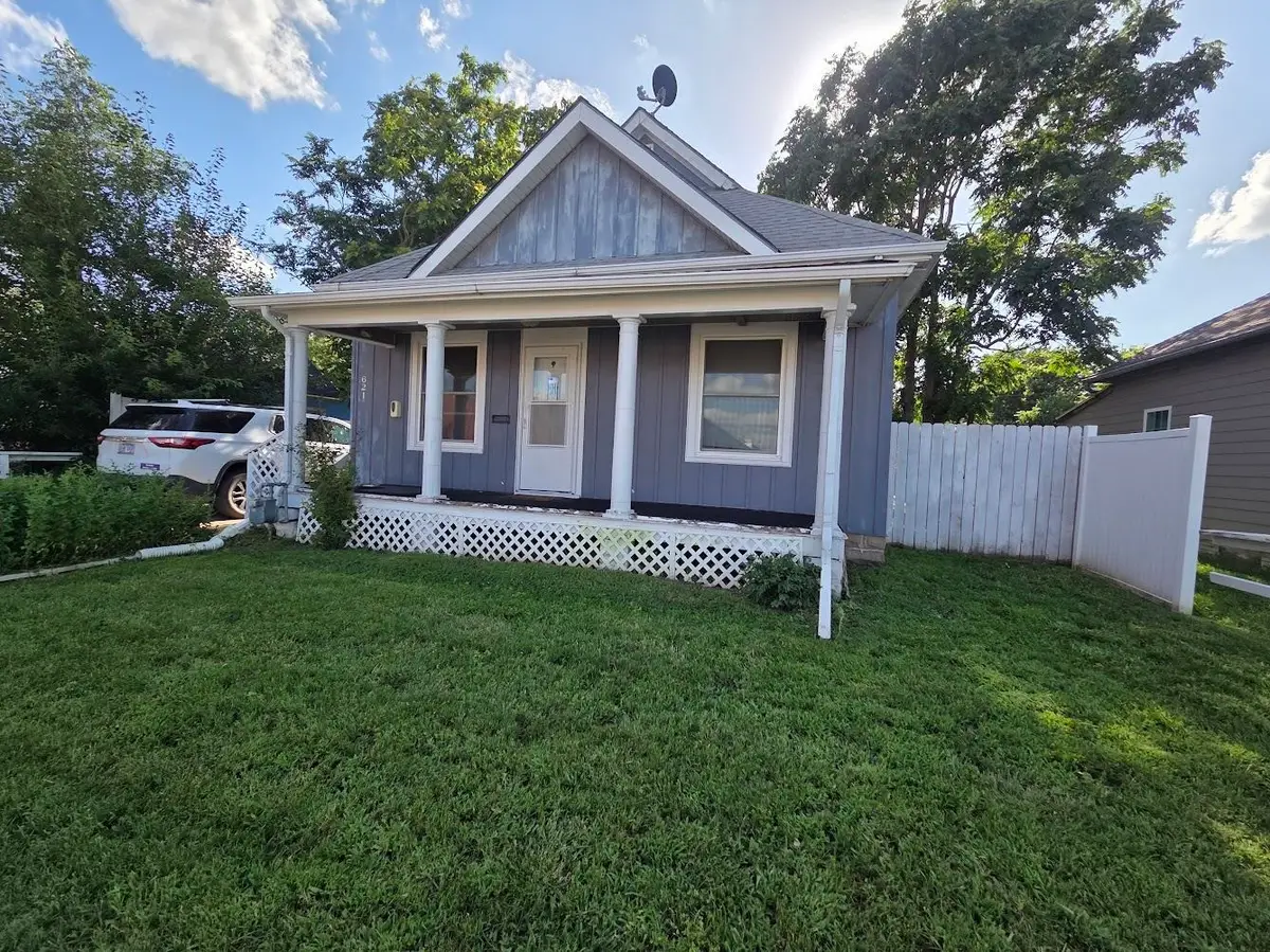 621 N 9th Street, Salina, KS 67401 - #1
