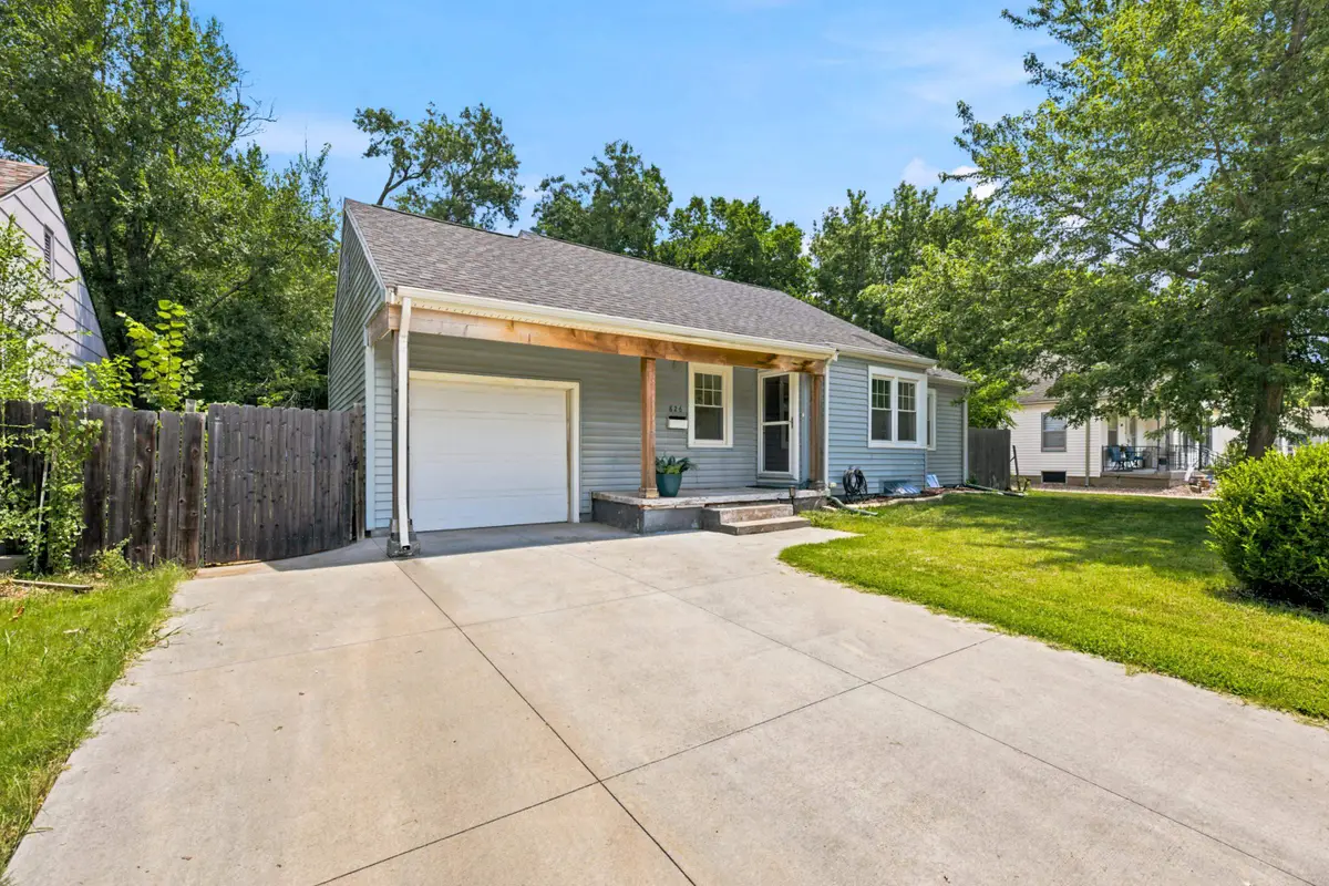 826 Parkwood, Wichita, KS 67208 - #1