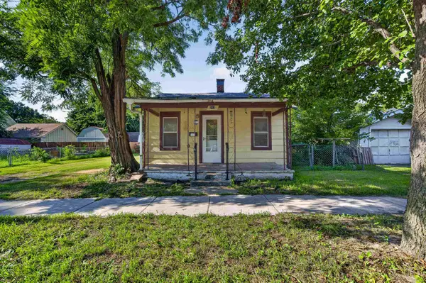 215 W Osie St, Wichita, KS 67213