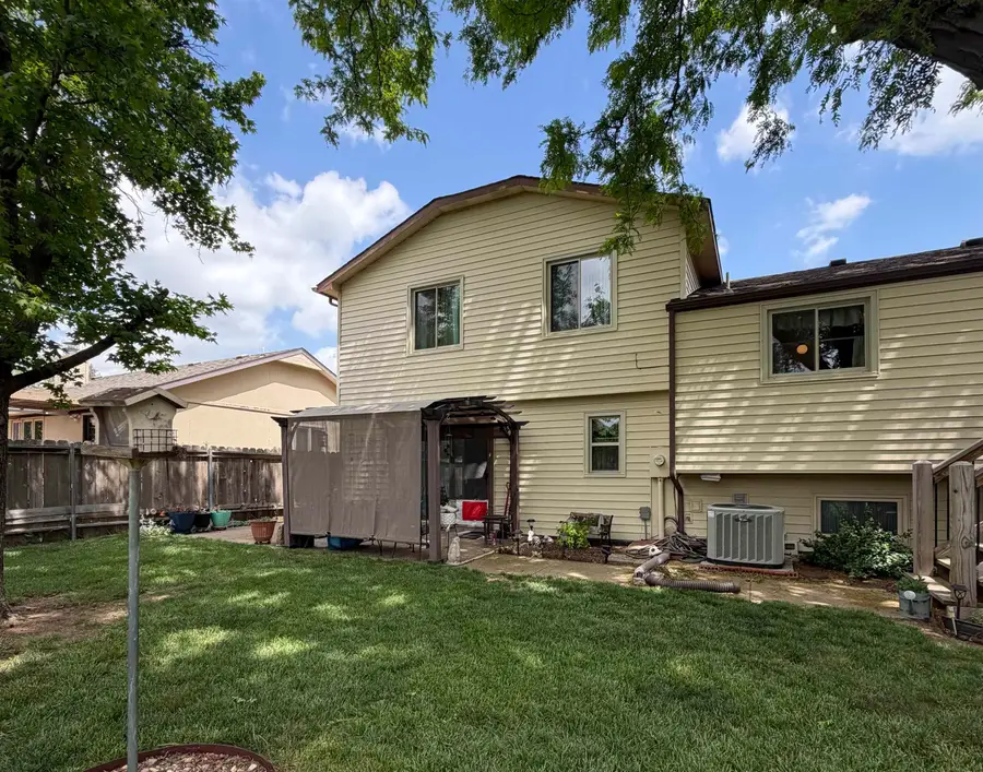 2107 N Murray Circle, Wichita, KS 67212 - #2