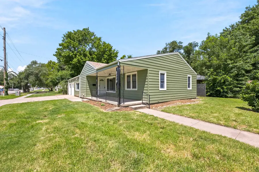 2379 S Volutsia Ave, Wichita, KS 67211 - #2