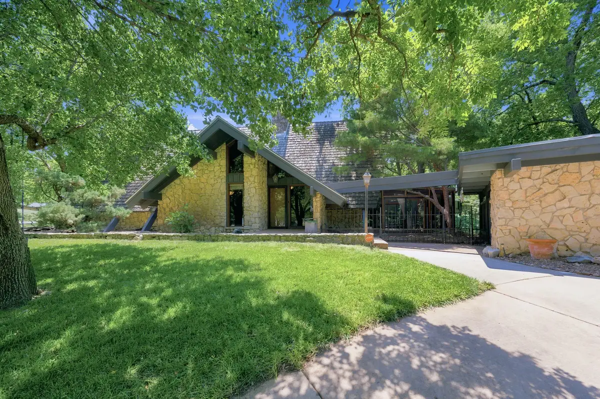 2405 N Redbud Ln, Wichita, KS 67204 - #1