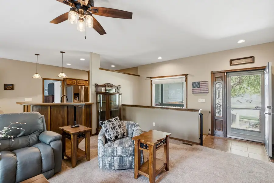 1301 E Rushwood Dr, Derby, KS 67037-3461 - #3