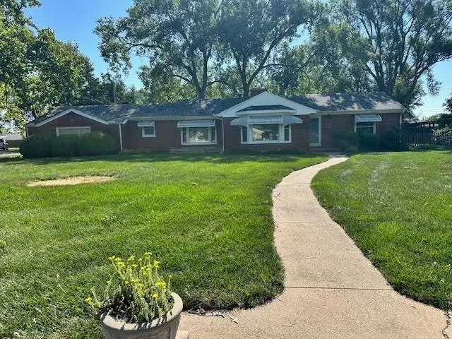 1200 Parkwood Lane, Newton, KS 67114 - #1