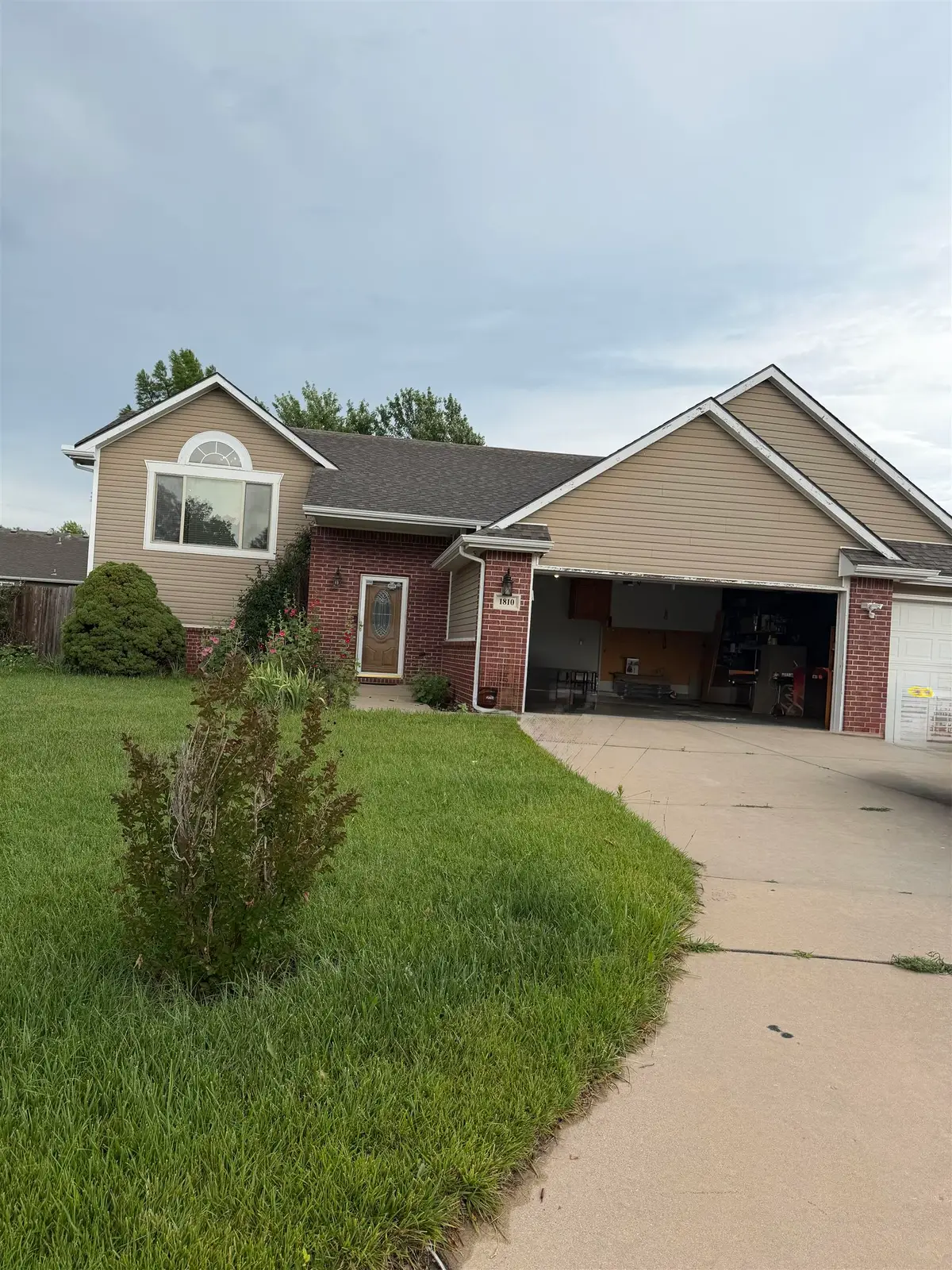 1810 S Fox Run Cir, Wichita, KS 67207 - #1