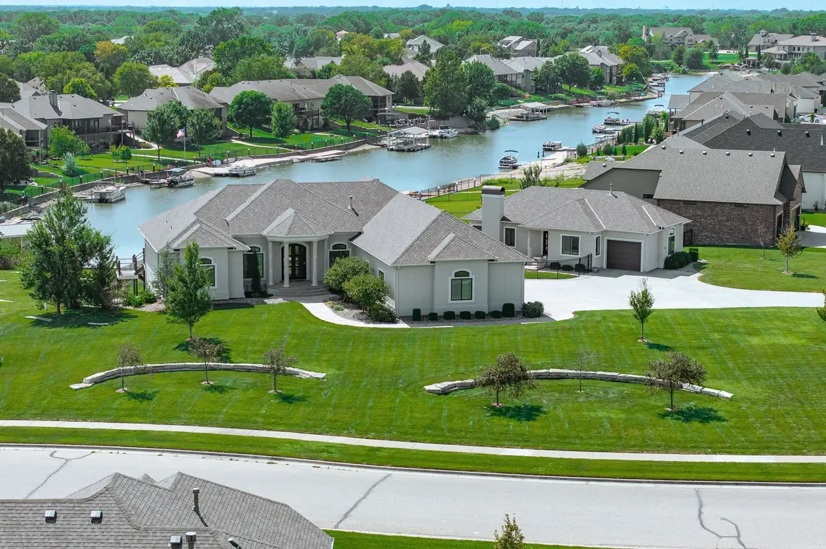 2901 W Crystal Beach St, Wichita, KS 67204 - #1