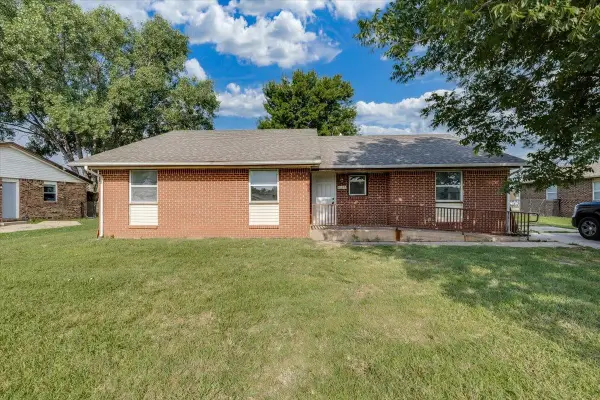 545 N Summitlawn, Wichita, KS 67212