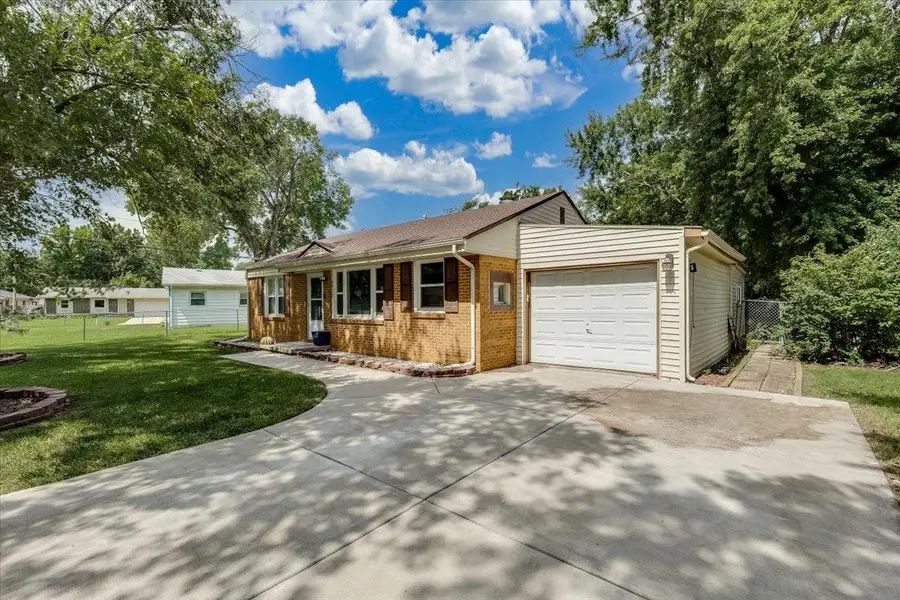 6413 N Longmont, Park City, KS 67219 - #2