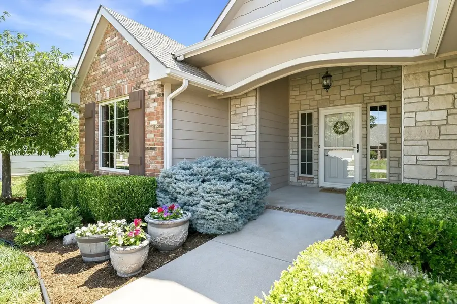 2312 N Sawgrass Cir, Derby, KS 67037 - #3