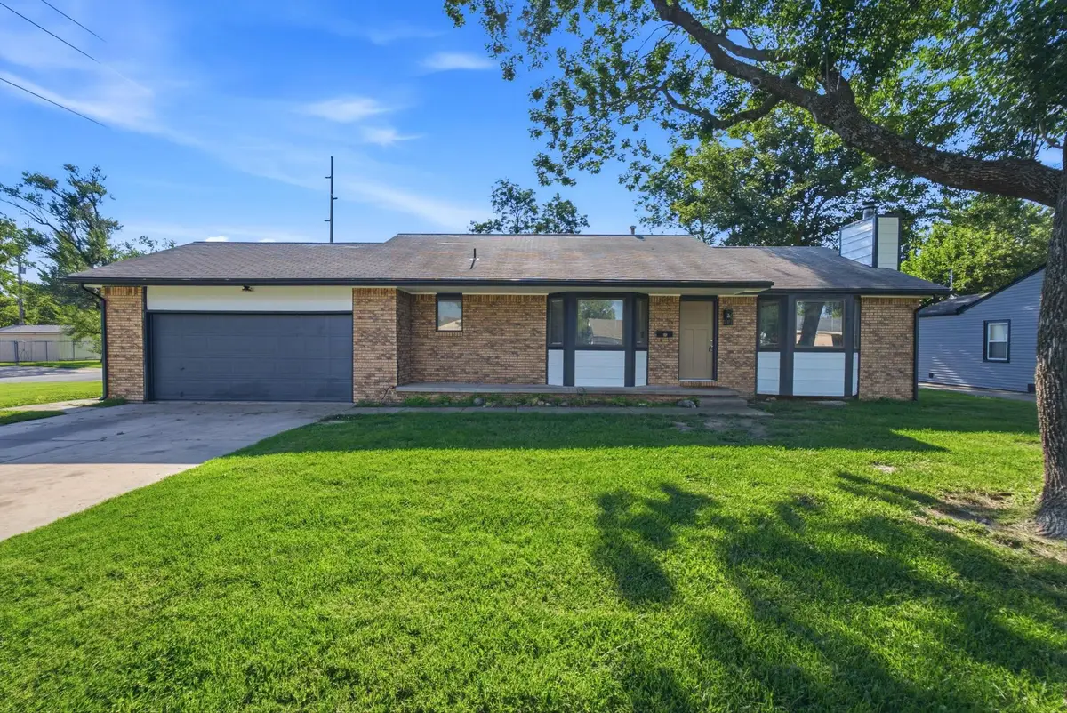 2010 S Glenn, Wichita, KS 67213 - #1