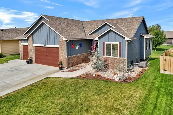 8857 N Hidden Ln, Park City, KS 67147