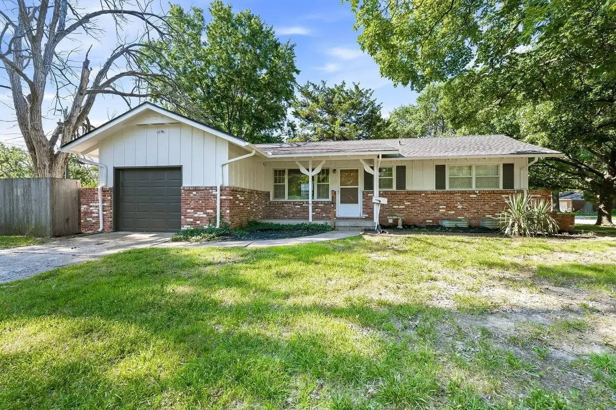 3305 W 18th St N, Wichita, KS 67203 - #1