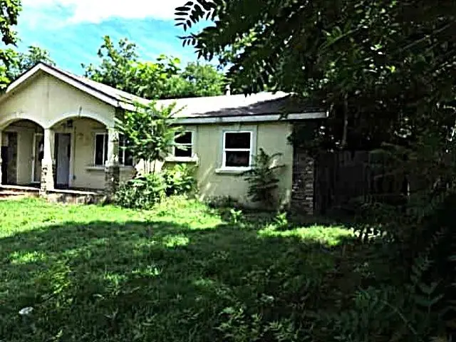 1108 E Tulsa St, Wichita, KS 67216 - #2