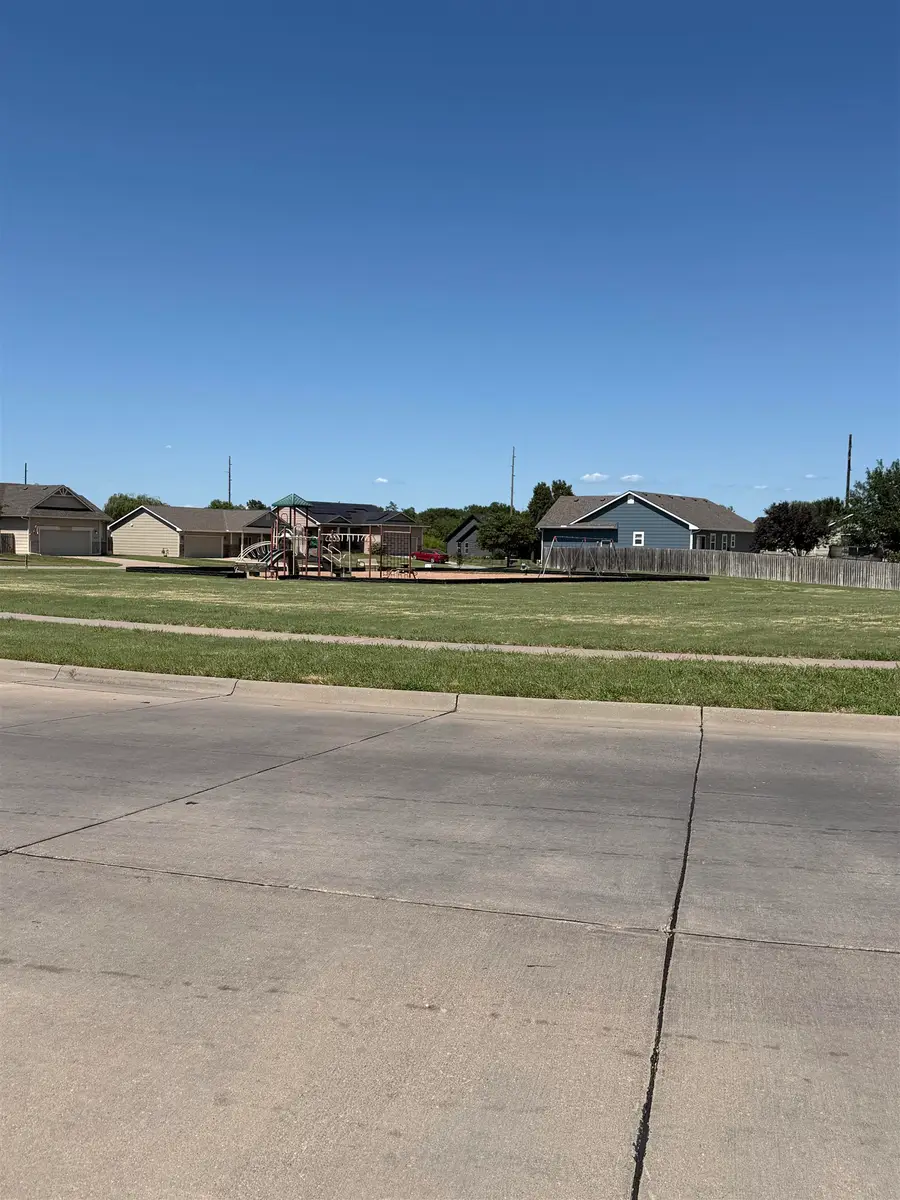 617 N Redbud Ct, Valley Center, KS 67147 - #3