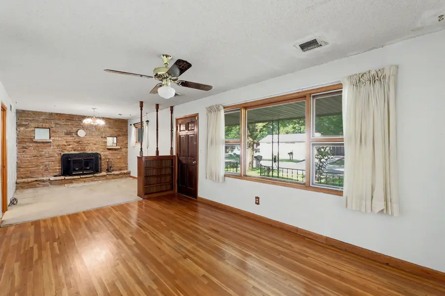 1156 N Lakeview Dr, Derby, KS 67037 - #3
