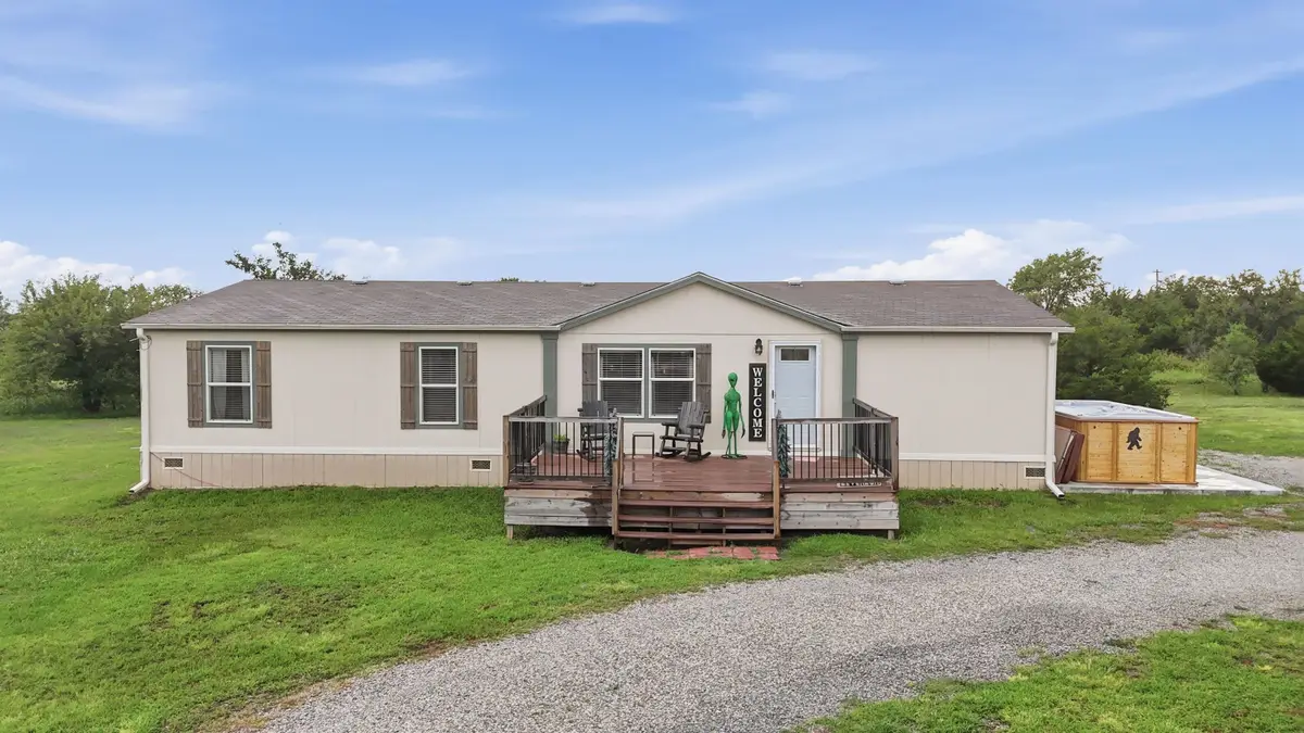 195 E 15th St S, Wellington, KS 67152 - #1