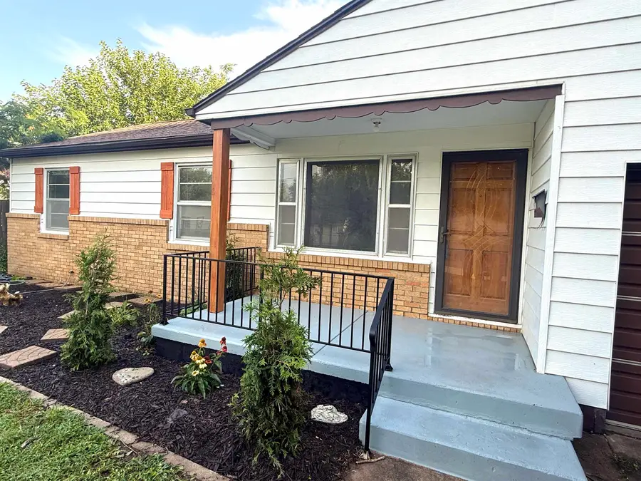 515 W 4th St, Haysville, KS 67060 - #3