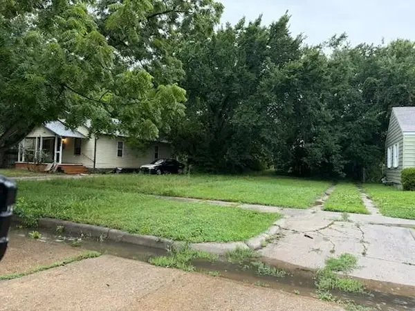 1527 N Ash, Wichita, KS 67214