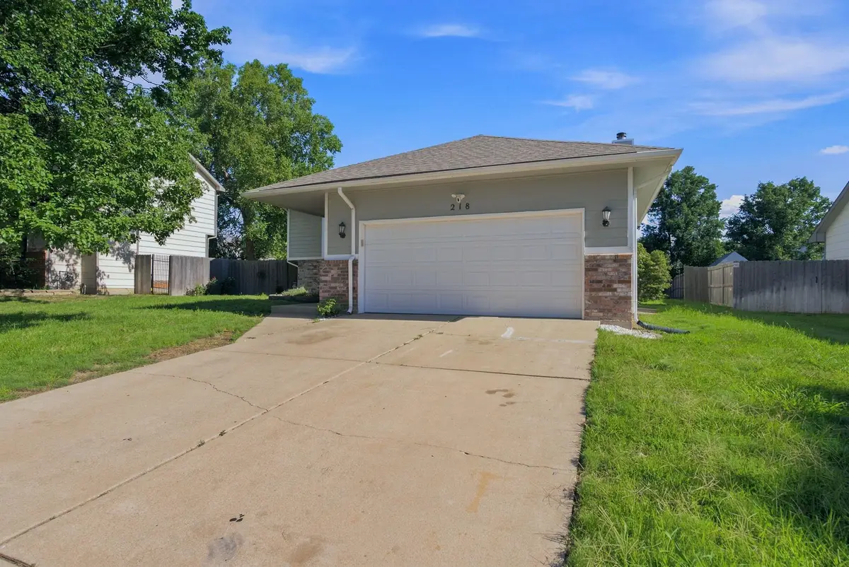 218 E Oak Meadows Rd, Derby, KS 67037 - #1