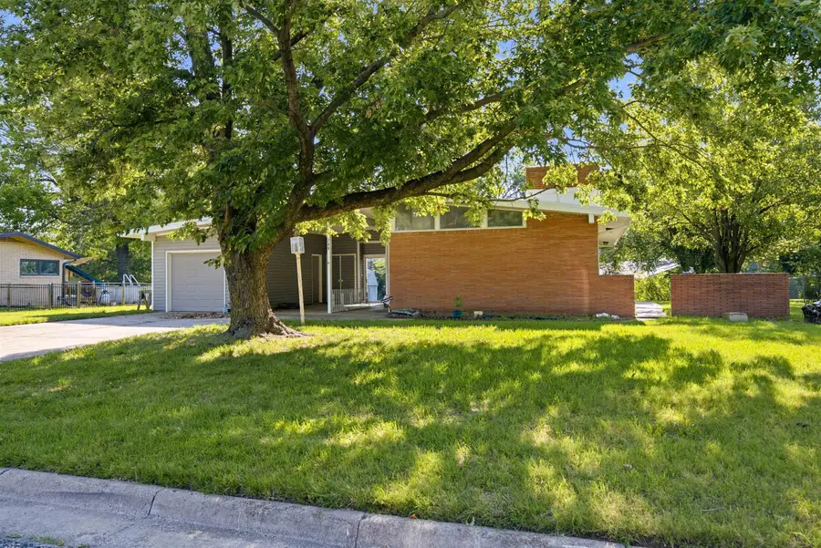706 S Freeborn, Marion, KS 66861 - #2