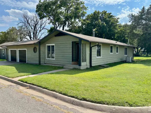 321 N Pine St, Argonia, KS 67004