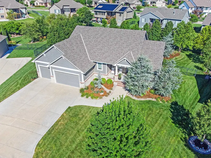 105 N Kennedy Ct, Wichita, KS 67235 - #2