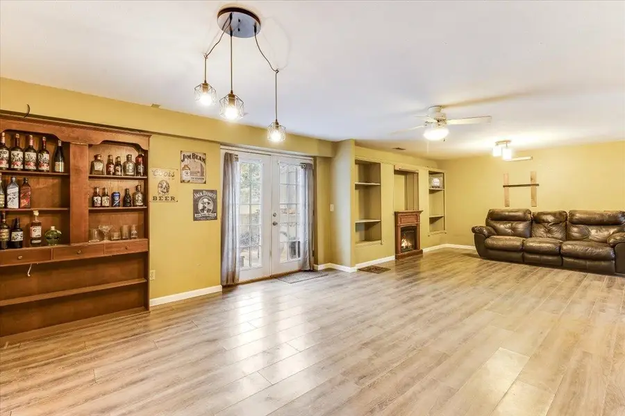 326 N Jane St, Haysville, KS 67060-1341 - #2