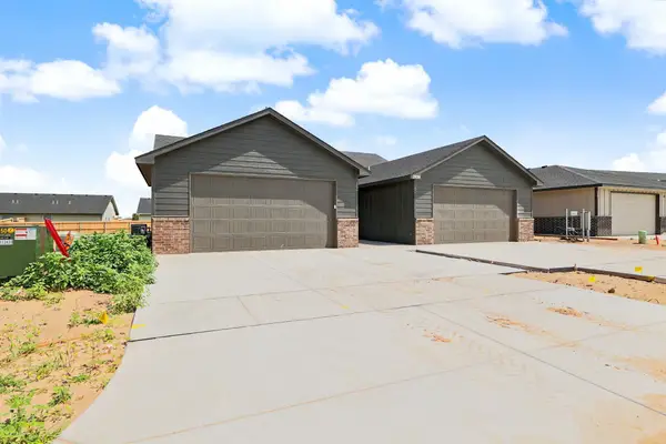 2939 S Cedar Crest Ct #100, Wichita, KS 67235