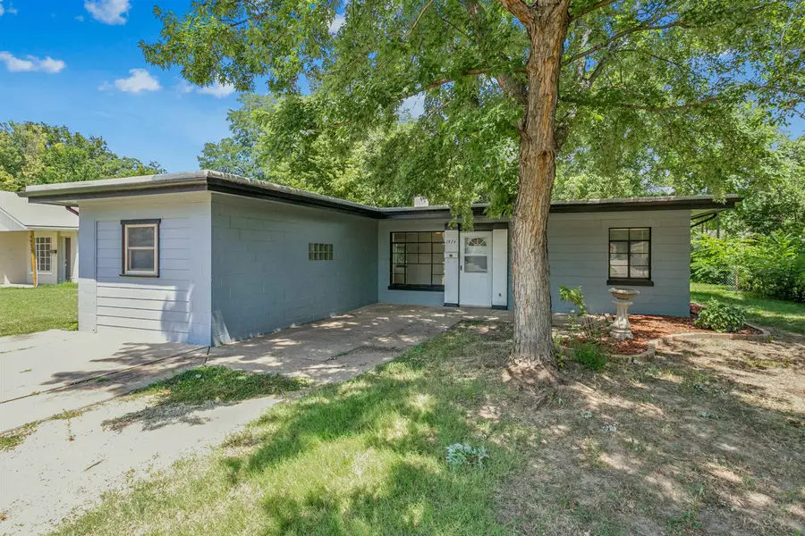 1924 S Fern Ave, Wichita, KS 67213 - #2