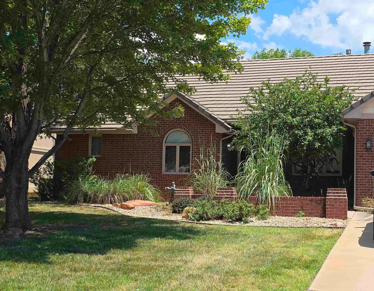 4014 N Tara Cir, Wichita, KS 67226 - #1