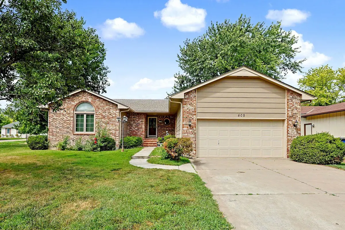 405 Sherman Dr, Newton, KS 67114 - #1