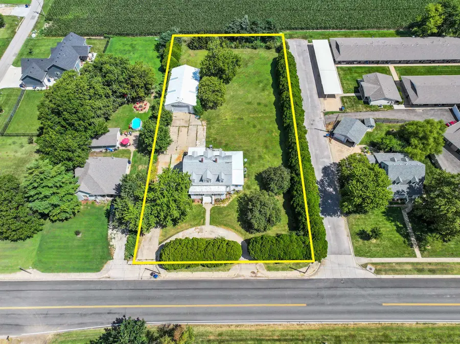 438 E Main St, Mount Hope, KS 67108 - #2
