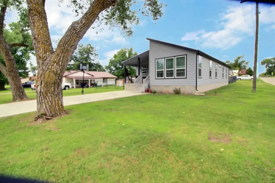 303 S Main, Udall, KS 67146 - #3