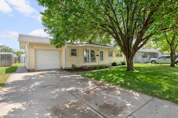 3236 S Bonn Ave, Wichita, KS 67217