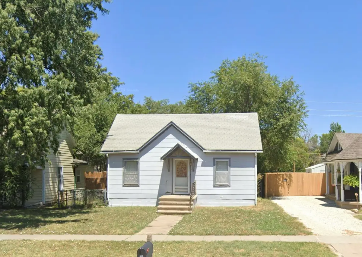402 E 10th, Newton, KS 67114 - #1
