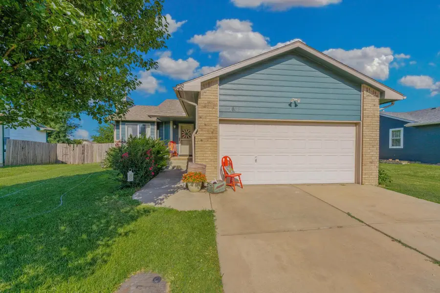 1815 N Country Walk, Mulvane, KS 67110 - #2