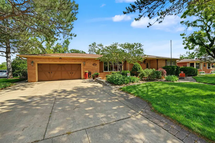 901 Millwood Dr, Salina, KS 67401 - #3