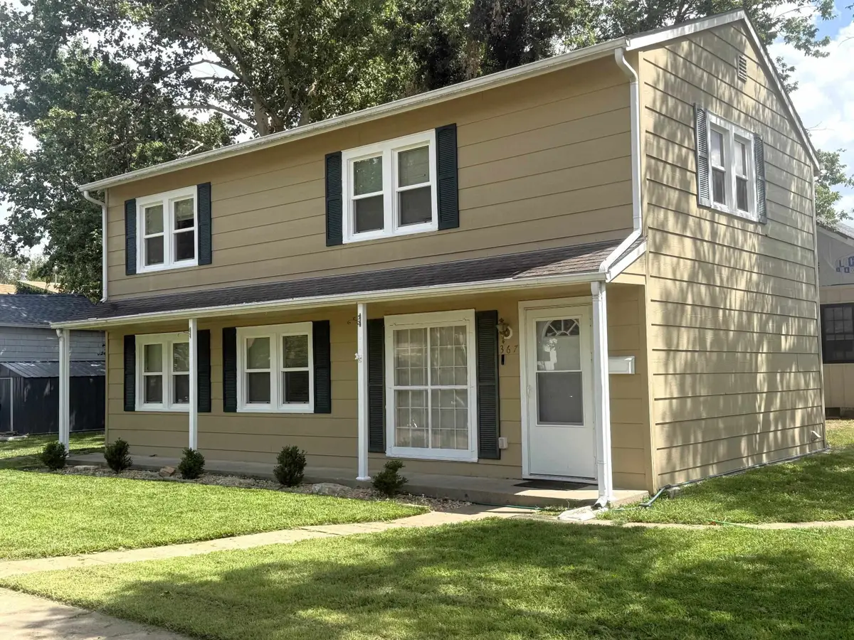 367 W Jewell Ave, Salina, KS 67401 - #1