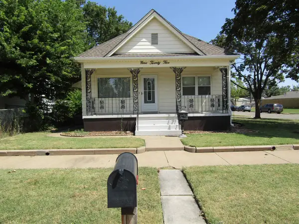 925 Johnstown Ave., Salina, KS 67401