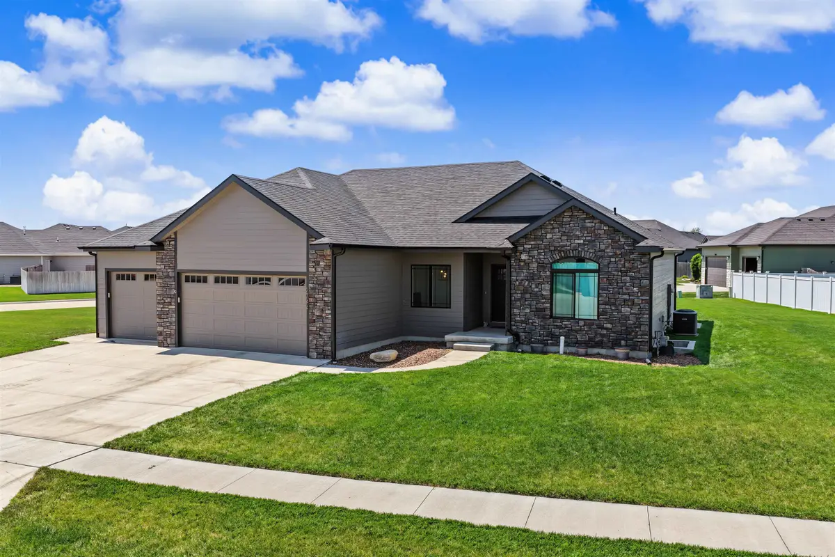 2744 Wet Stone Dr, Salina, KS 67401 - #1