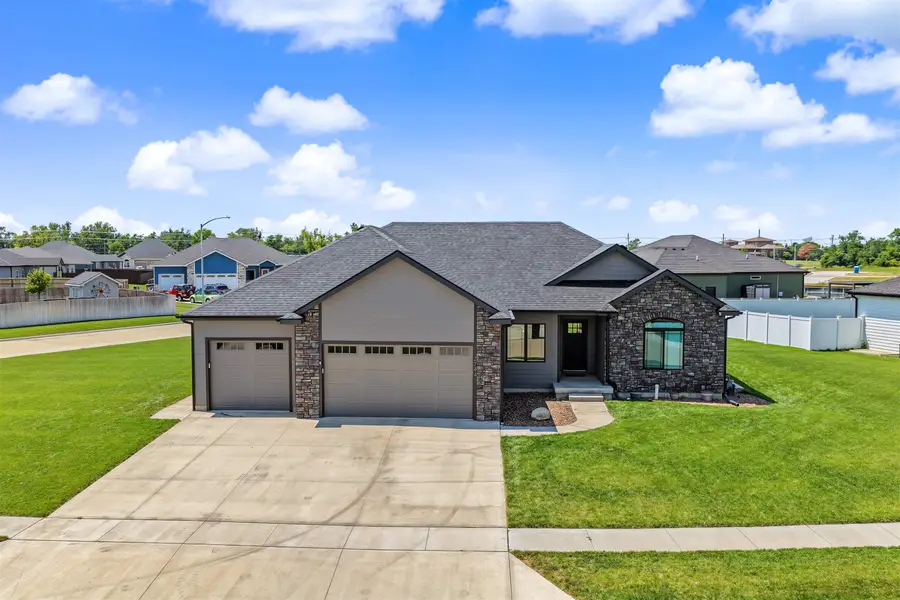2744 Wet Stone Dr, Salina, KS 67401 - #2