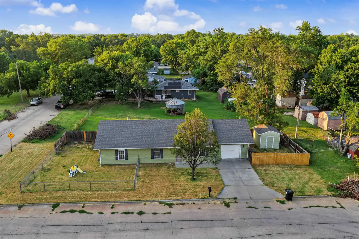 620 W Hamilton Ave, Salina, KS 67401 - #1