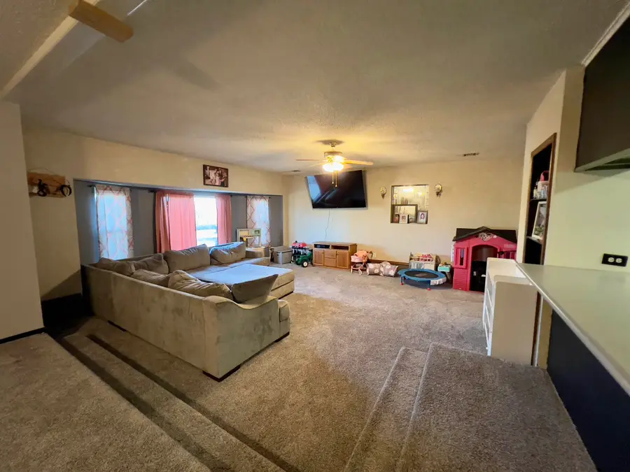 6227 304th Rd, Arkansas City, KS 67005 - #2