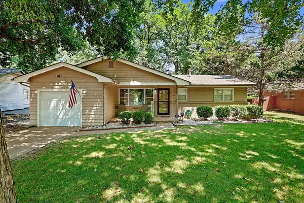 1314 N Westview Dr, Derby, KS 67037