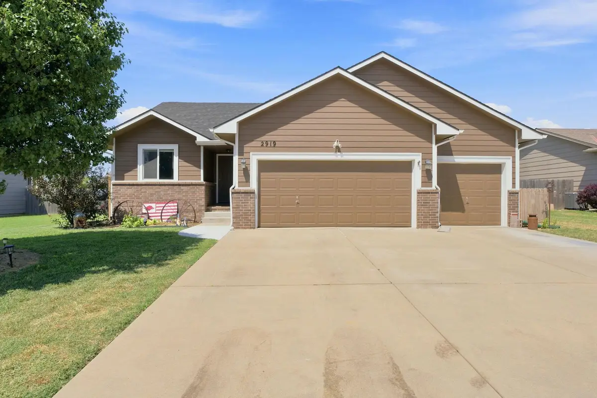 2919 N Emerson St, Derby, KS 67037 - #1